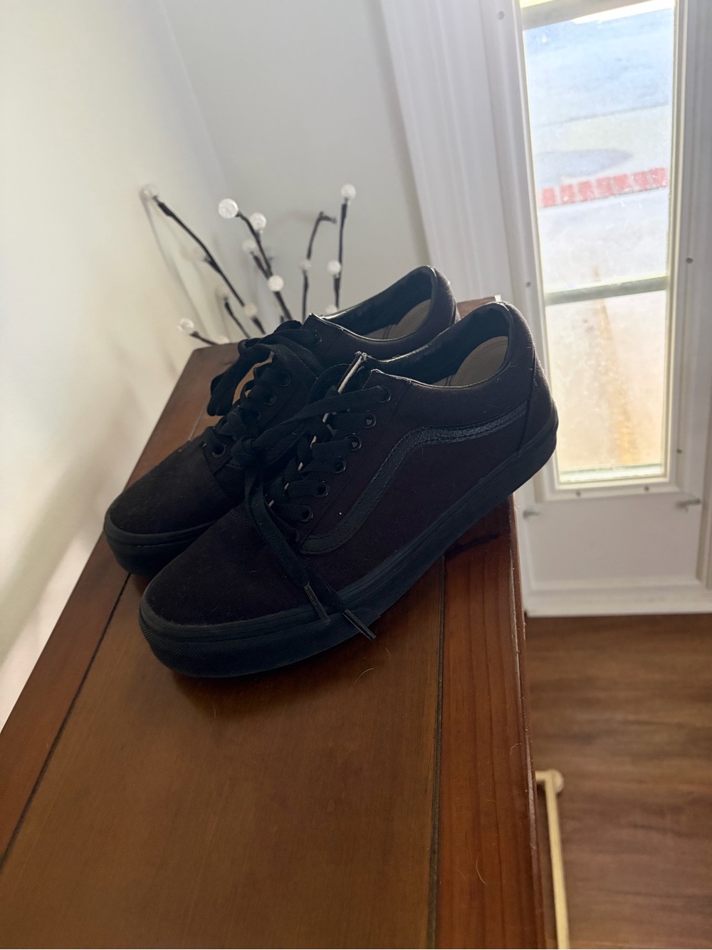 Vans Women's Black Low-Top Sneakers